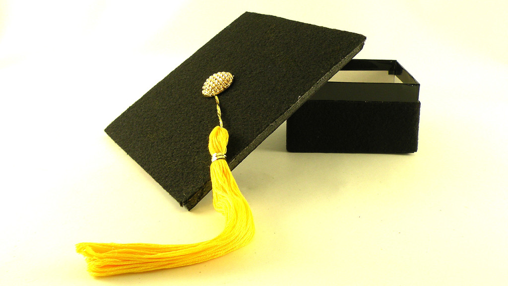 DIY graduation cap gift box