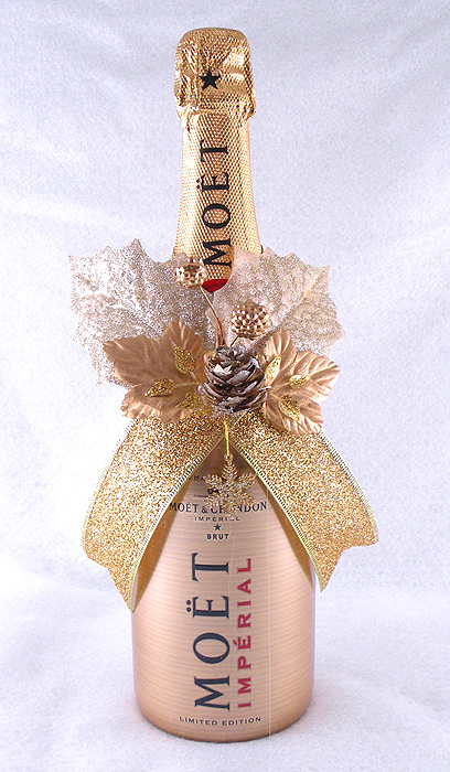 How to Decorate a Champagne Bottle