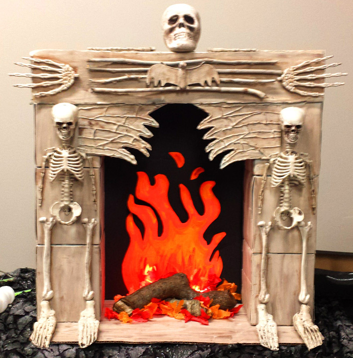 DIY Halloween Decorations - Creepy Fireplace