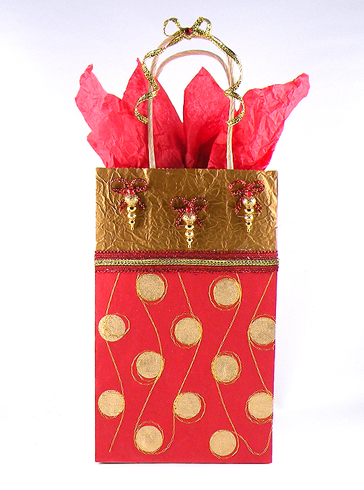 How to Decorate a Gift Bag