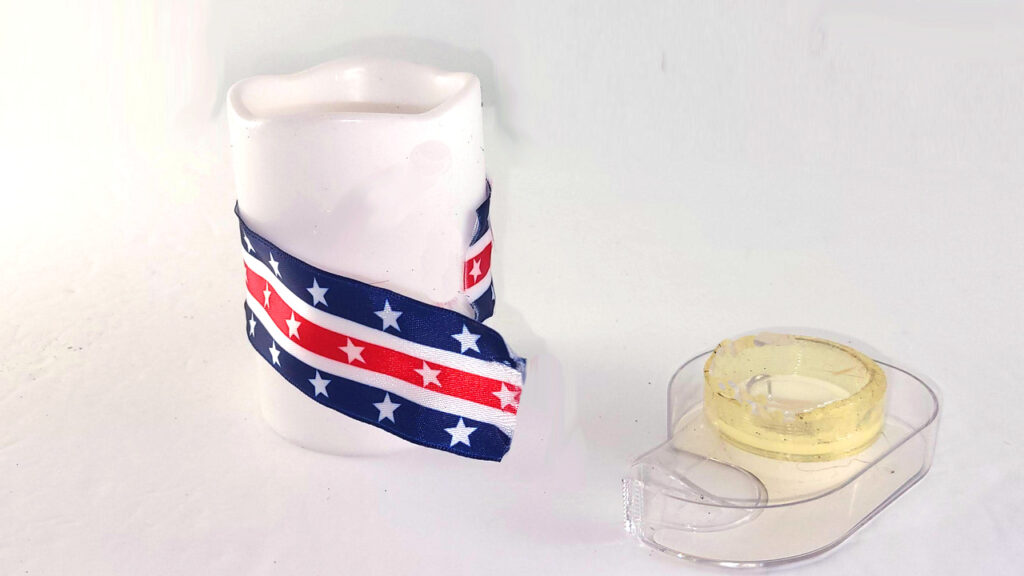 4th of July candle ideas patriotic ribbon candle DIY with tape