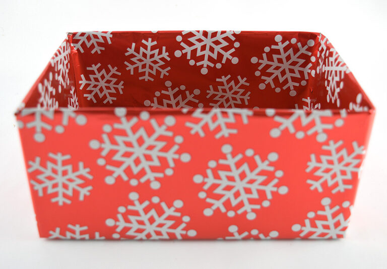 Easy and Beautiful DIY Christmas Gift Baskets (Using Household Items)